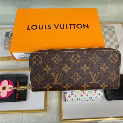 lv wallet 3 flag